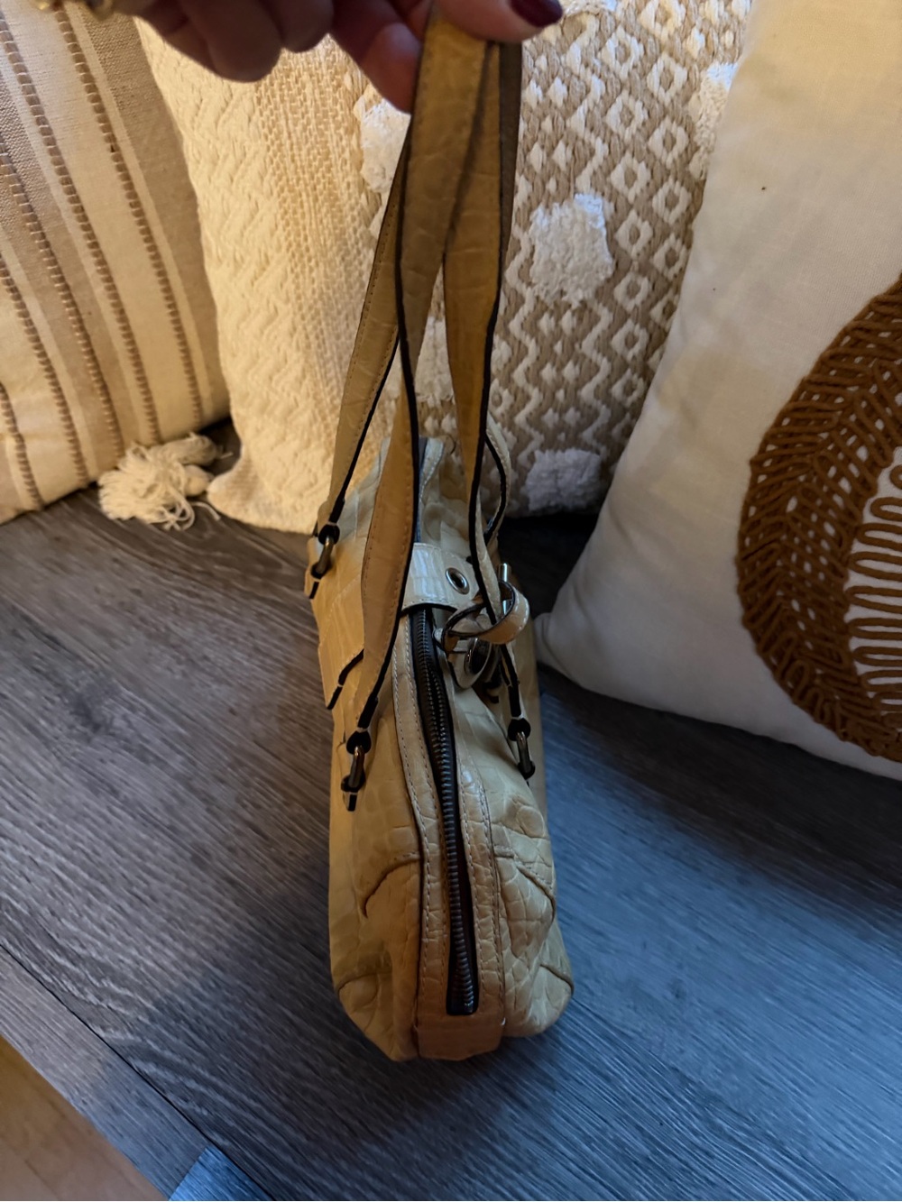 Dooney & Bourke Tan Croc Embossed Buckle Handbag Vintage Style - Picture 6 of 7